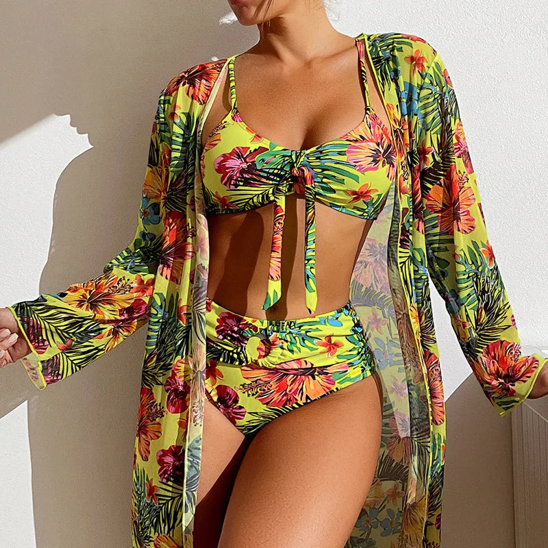 Bikini floral de 3 piezas con braga alta y kimono