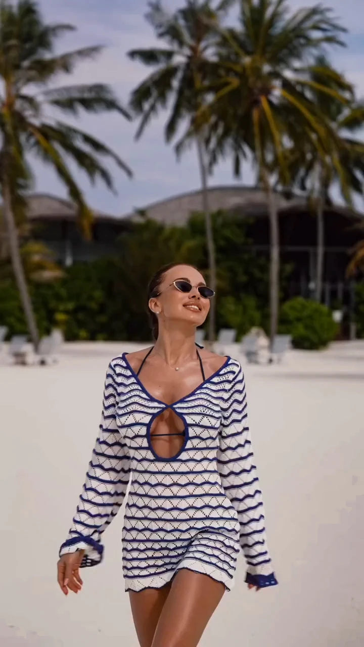 Vestido playero tejido con manga acampanada