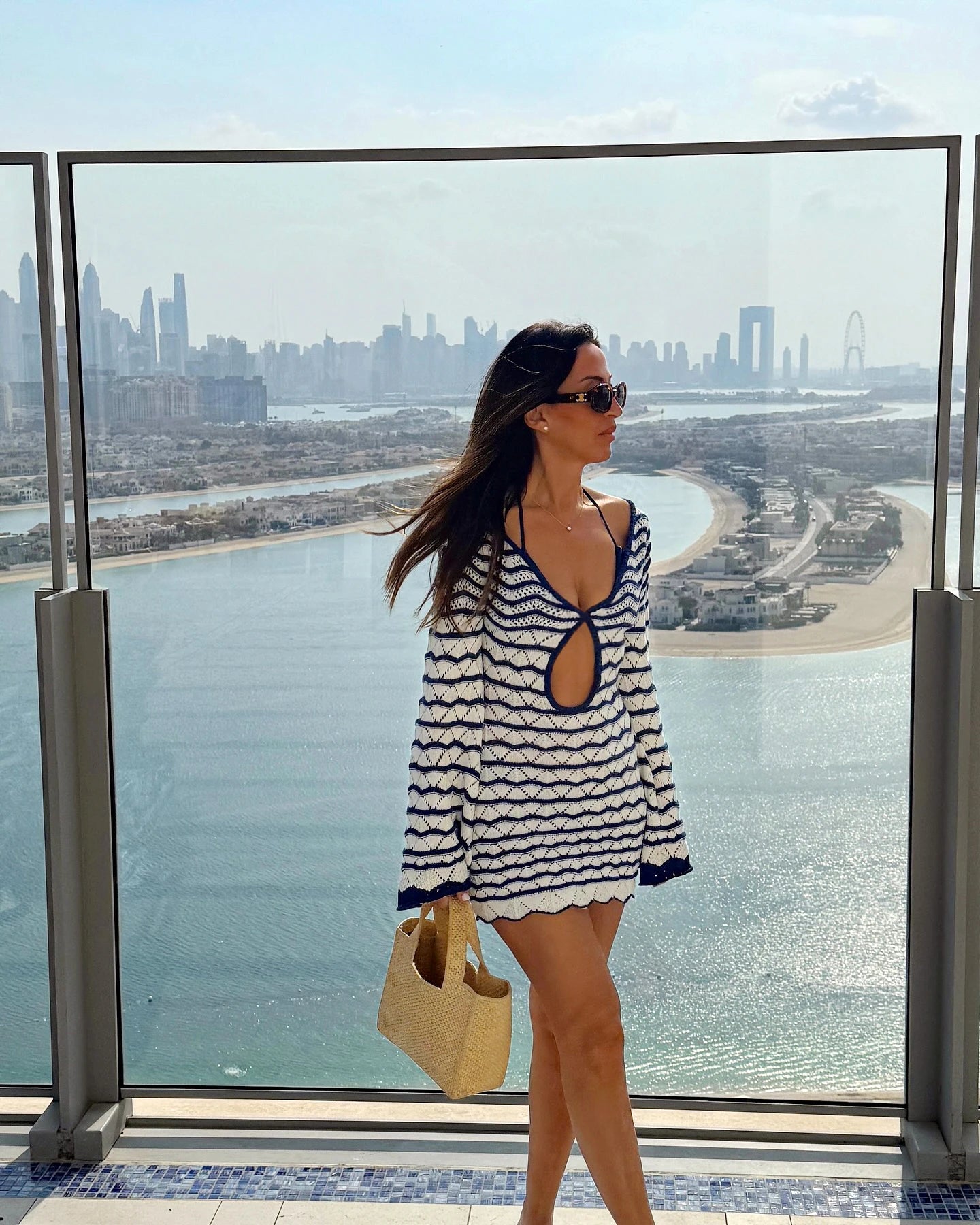 Vestido playero tejido con manga acampanada