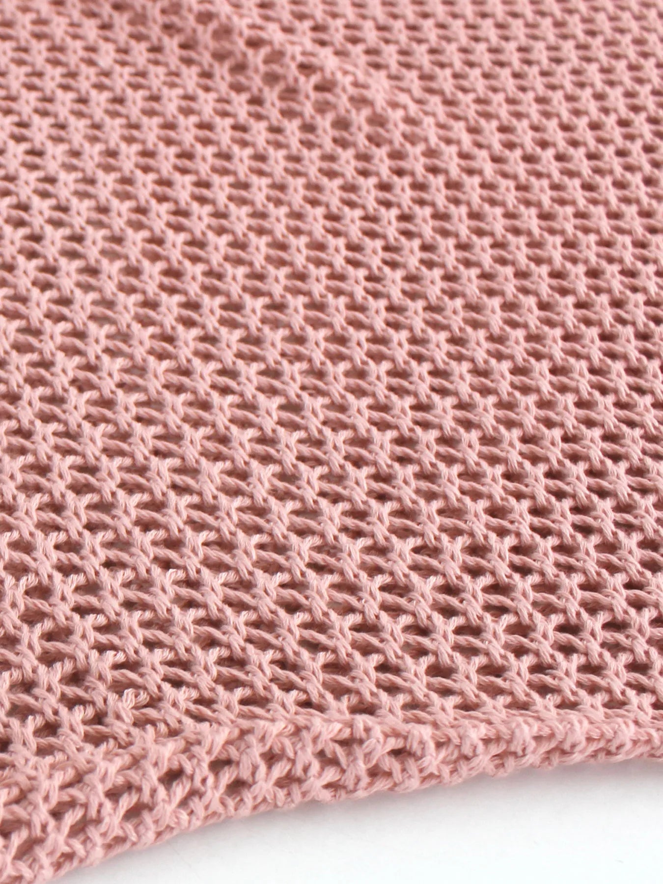 Falda corta con nudo lateral estilo playero chic y moderno