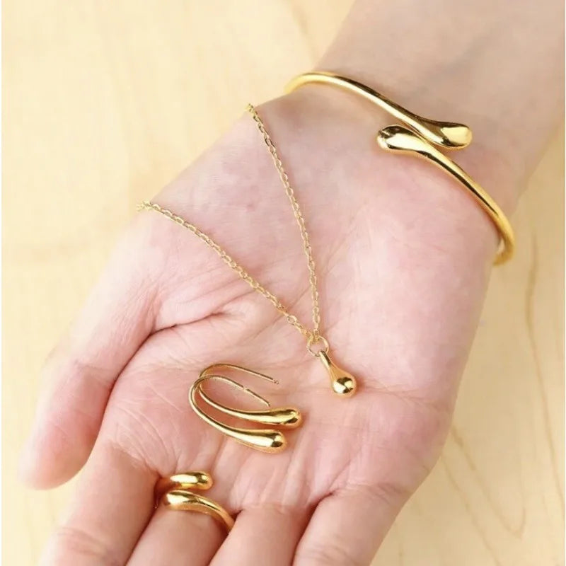 Set de joyas 4 piezas con diseño de gota