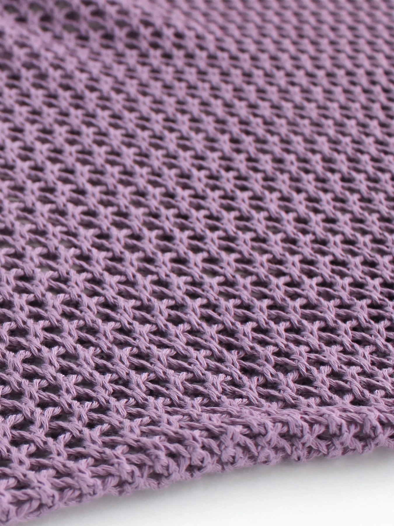 Falda corta con nudo lateral estilo playero chic y moderno