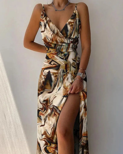 Vestido largo tropical con escote en V y abertura alta