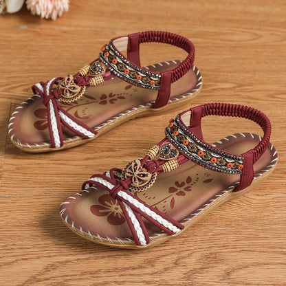 Sandalias boho étnicas con pedrería y tiras cruzadas
