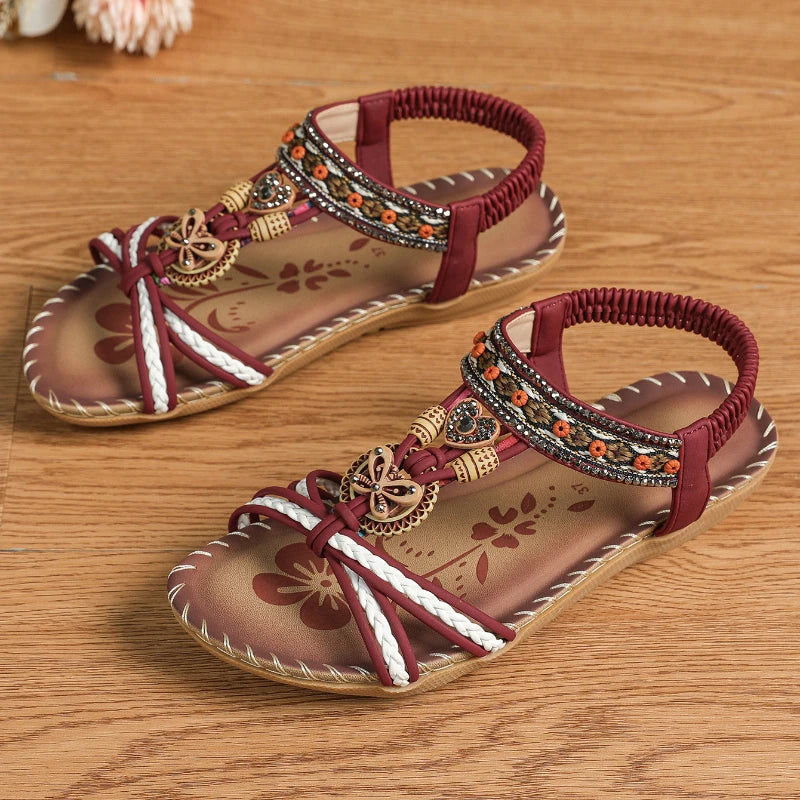 Sandalias boho étnicas con pedrería y tiras cruzadas