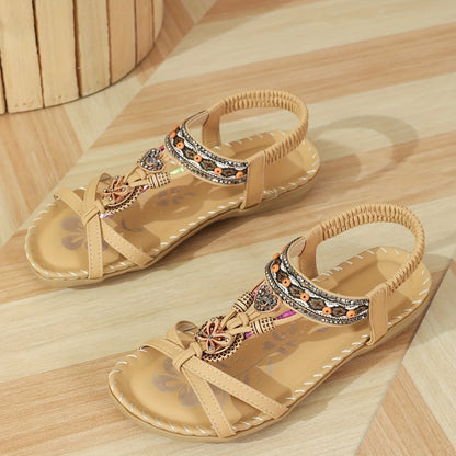 Sandalias boho étnicas con pedrería y tiras cruzadas