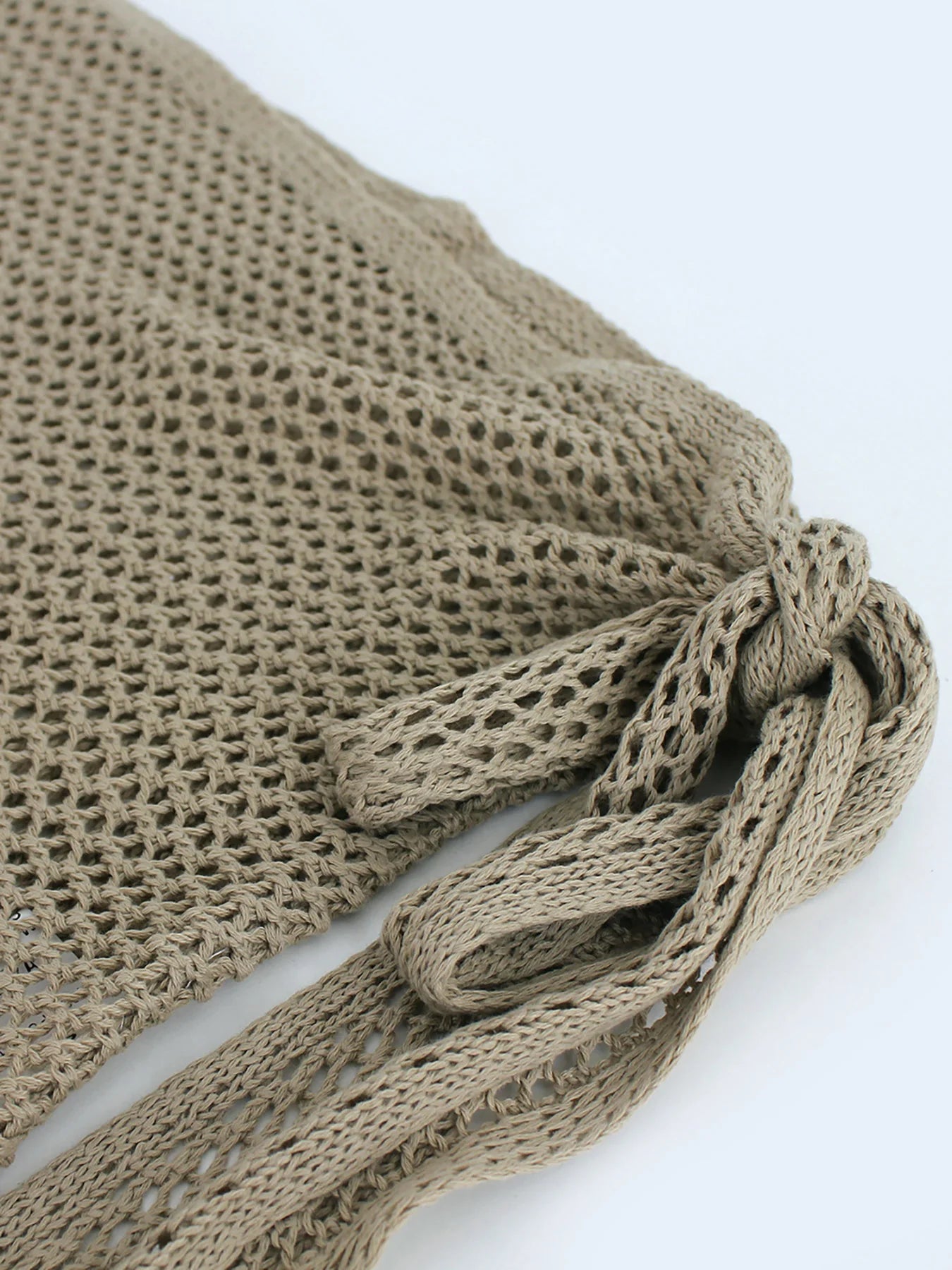 Falda corta con nudo lateral estilo playero chic y moderno