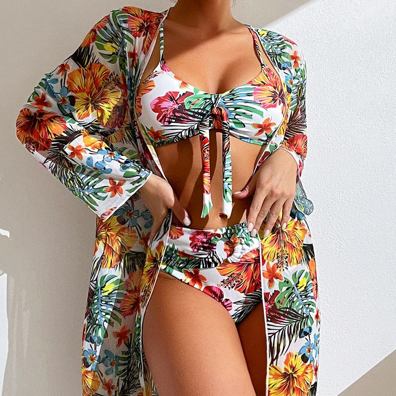 Bikini floral de 3 piezas con braga alta y kimono