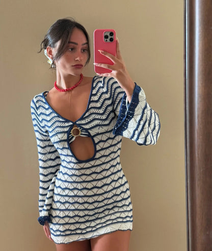 Vestido playero tejido con manga acampanada