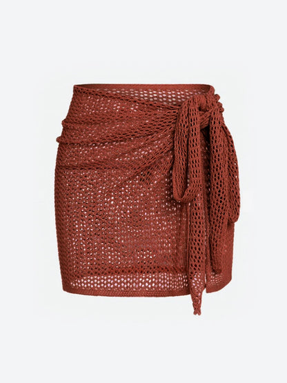 Falda corta con nudo lateral estilo playero chic y moderno