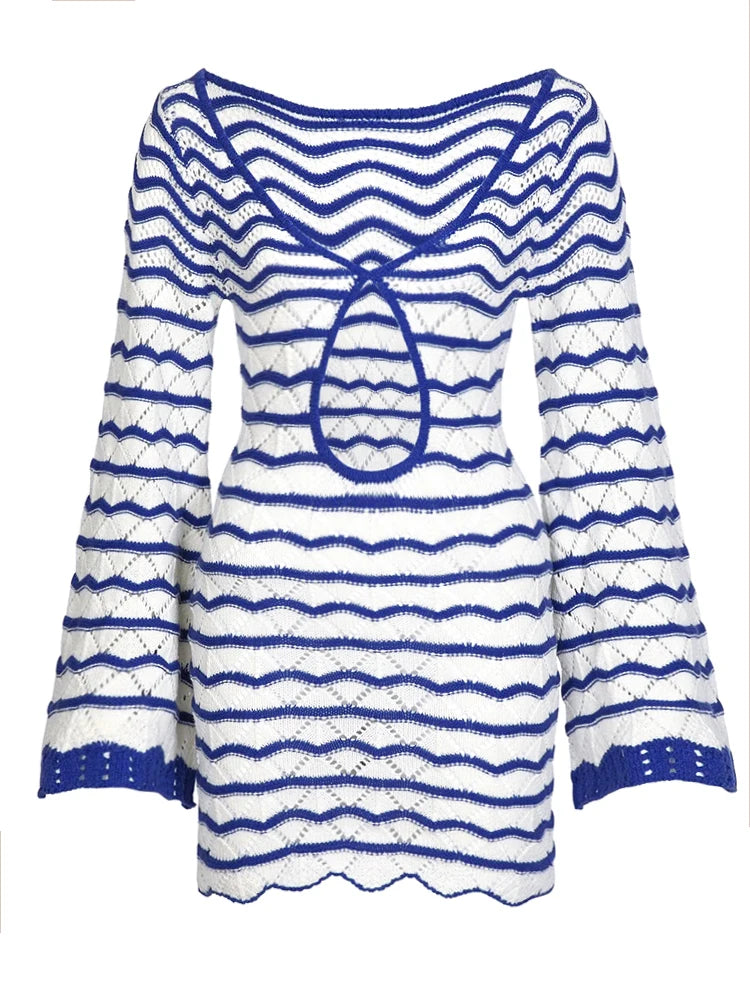 Vestido playero tejido con manga acampanada