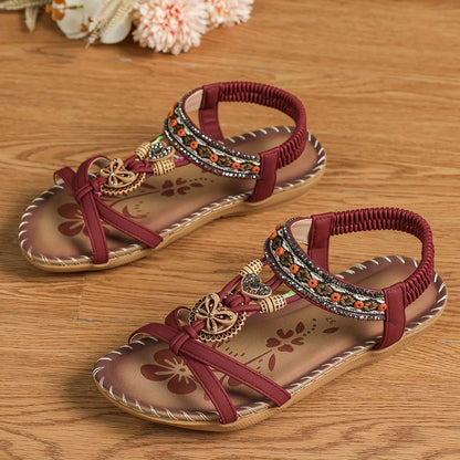 Sandalias boho étnicas con pedrería y tiras cruzadas