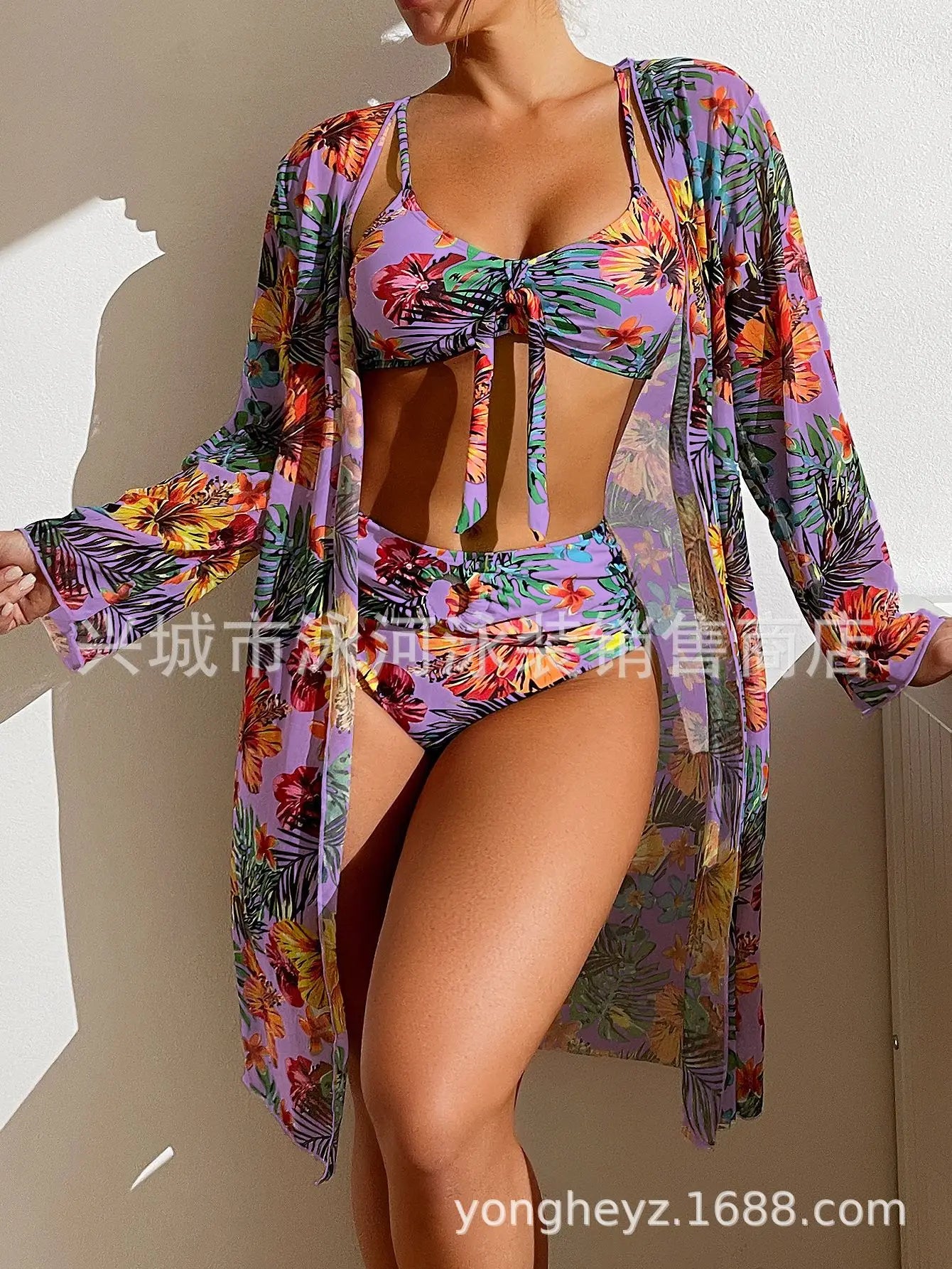 Bikini floral de 3 piezas con braga alta y kimono