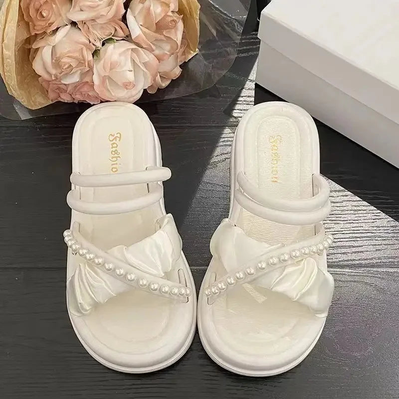 Sandalias con perlas y suela gruesa