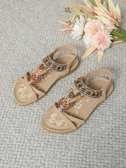 Sandalias boho étnicas con pedrería y tiras cruzadas