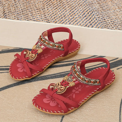 Sandalias boho étnicas con pedrería y tiras cruzadas