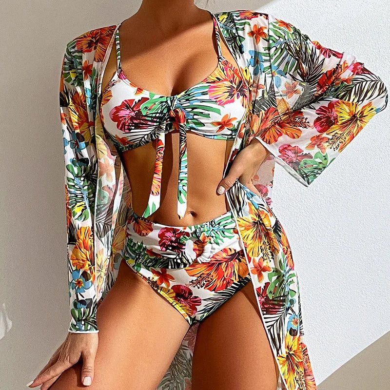 Bikini floral de 3 piezas con braga alta y kimono