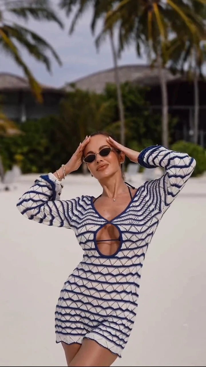 Vestido playero tejido con manga acampanada