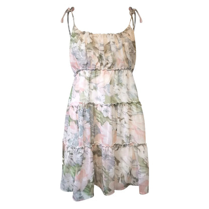 Vestido mini floral con tirantes finos y volantes