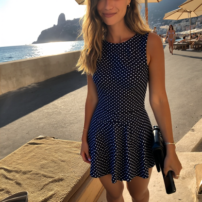 Vestido corto azul marino con lunares blancos