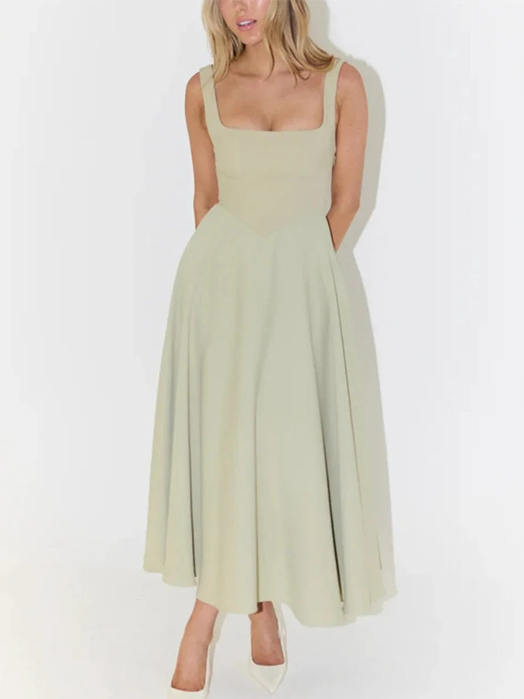 Vestido largo elegante verde oliva con escote cuadrado