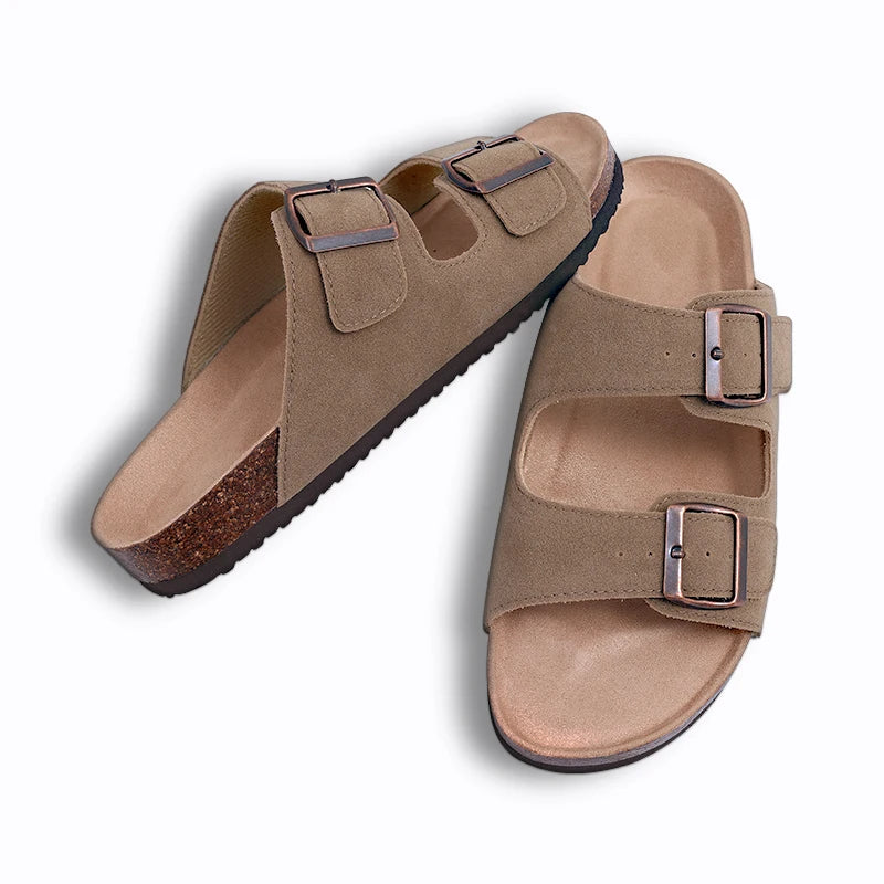 Sandalias con hebillas ajustables y acabado en gamuza